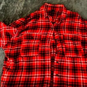Ladies plaid shirt with pockets